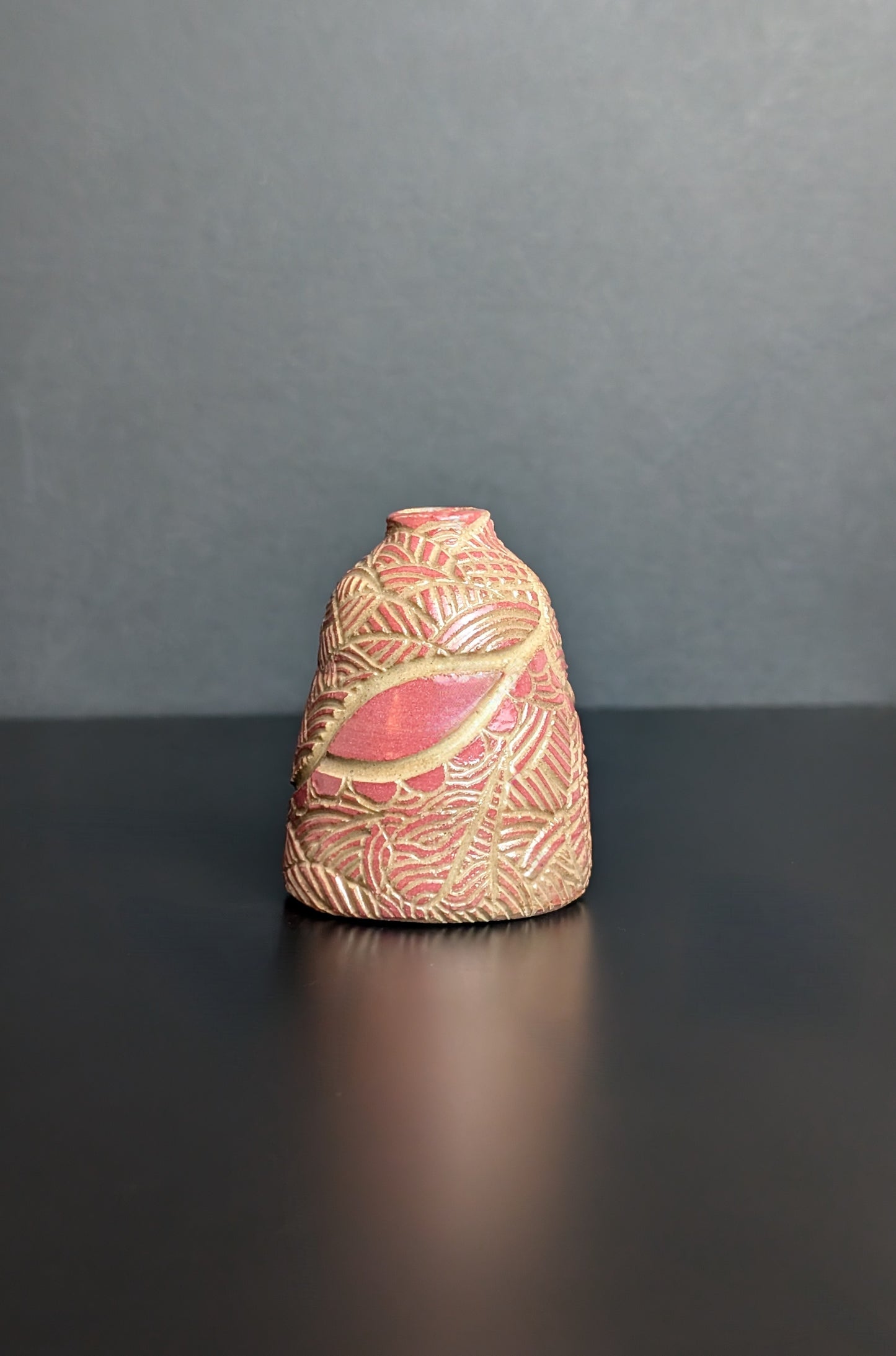Midi Bud Bottle Vase, Pink Sgraffito Decoration