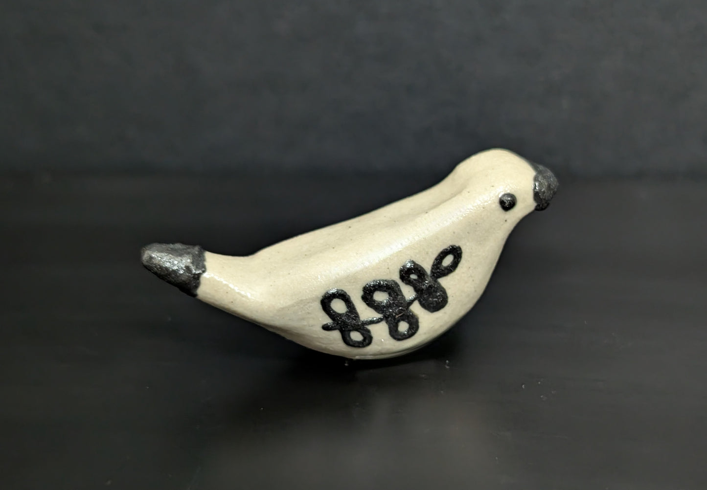 Tiny - Folk Flowers Bird Figurine with slip trail decoration -£10