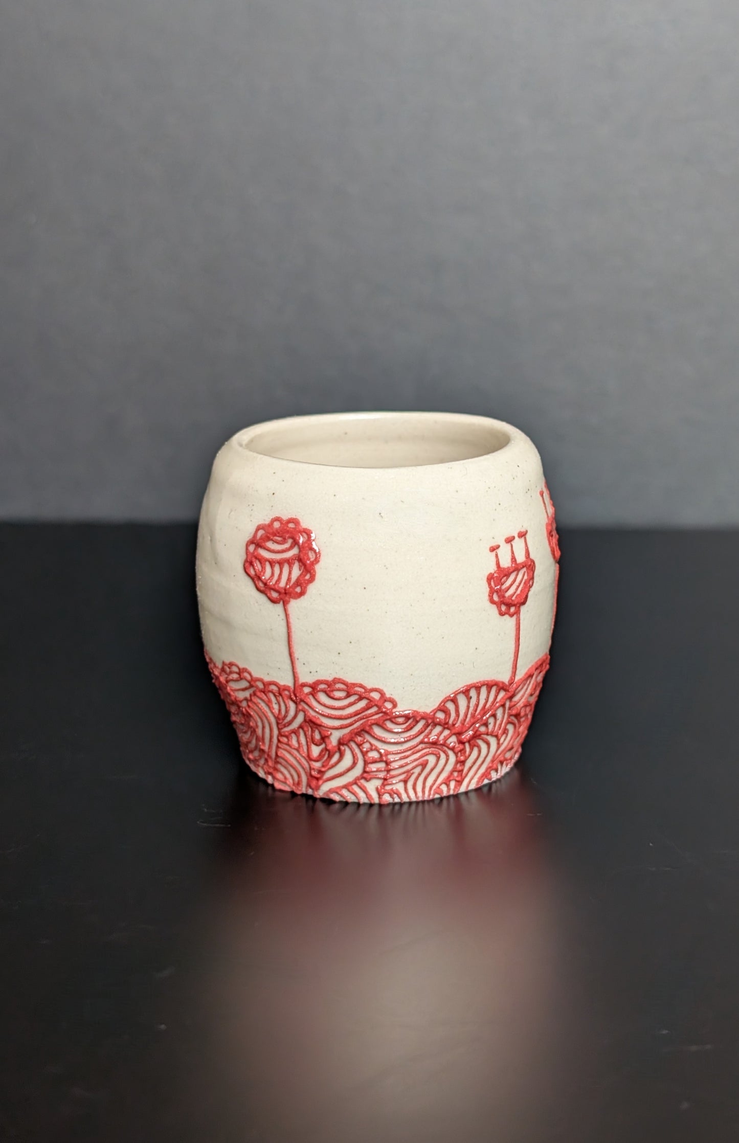 Red Flower Barrel, Red slip trail landscape decorated vase